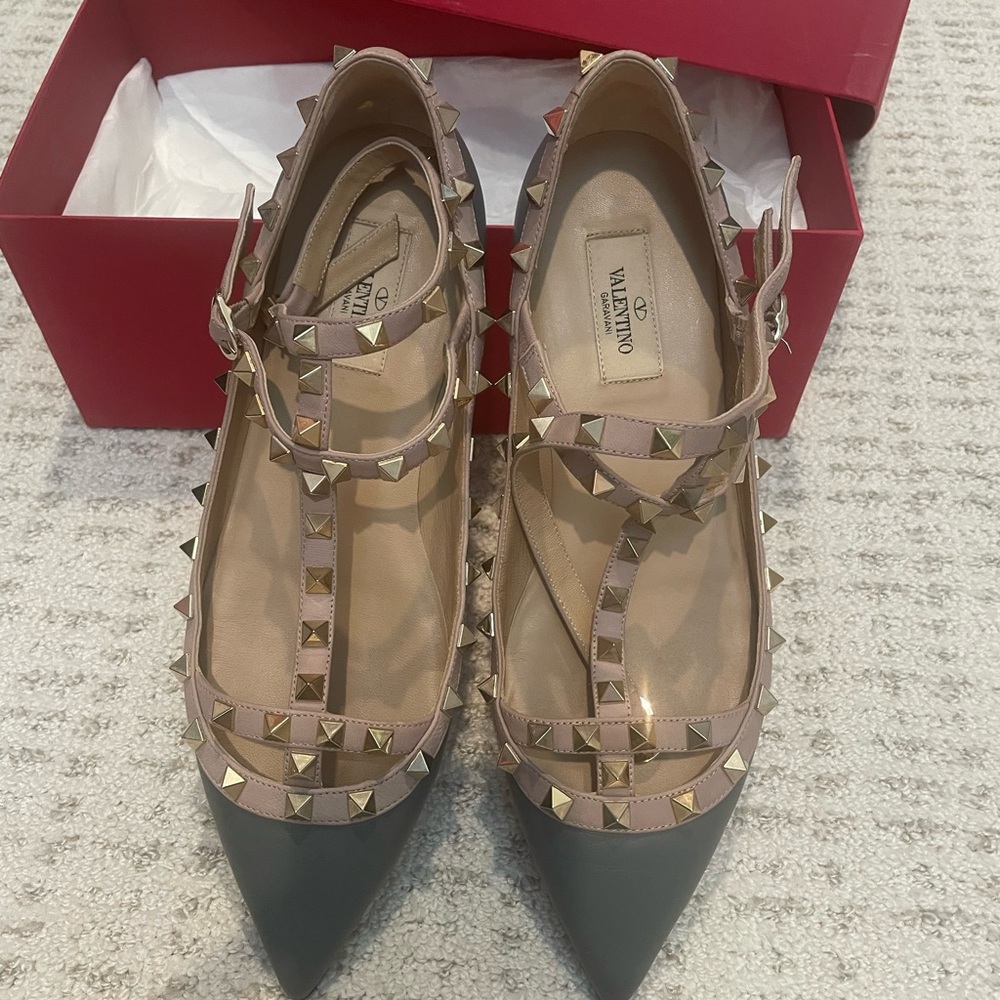 Valentino rock studs - size 39 - immaculate condition